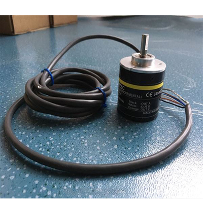 E6B2-CWZ6C 1000P/R 2M BY OMS Incremental Shaft Encoder per il controllo industriale e del movimento