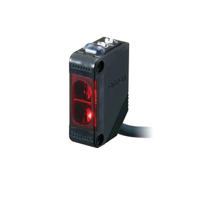 Sensore fotoelettrico in miniatura ad alta sensibilità E3Z-D61 2M per un accurato rilevamento