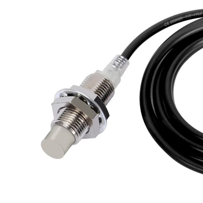 Sensori di prossimità induttivi di grado industriale E2E-X7D1-N 2M per un accurato rilevamento